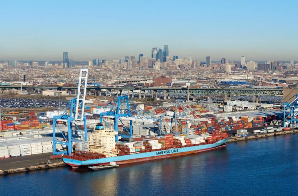 Puerto Filadelfia, puerto de carga de buques, matus international, puerte del este de Estados Unidos